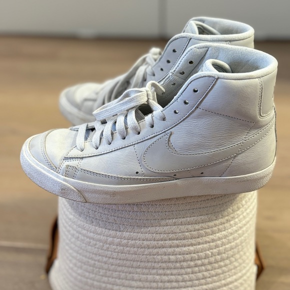 Nike Blazer Mid Premium Women's Shoes Size 8.5 - Picture 3 of 5